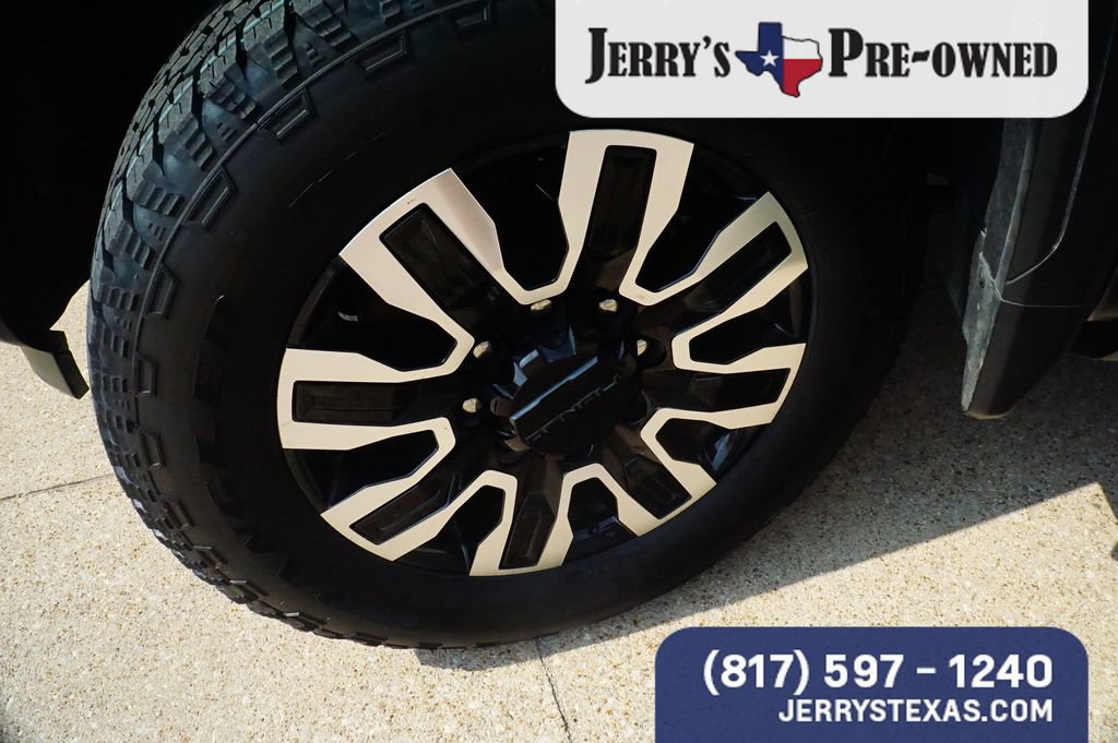 Used 2024 GMC Sierra 2500 Denali Ultimate AWD/4WD image 9