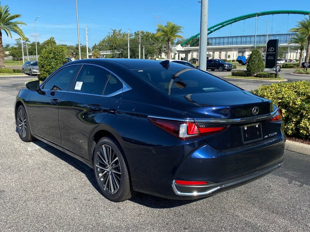New 2025 Lexus ES 350 w/ Premium Package image 2