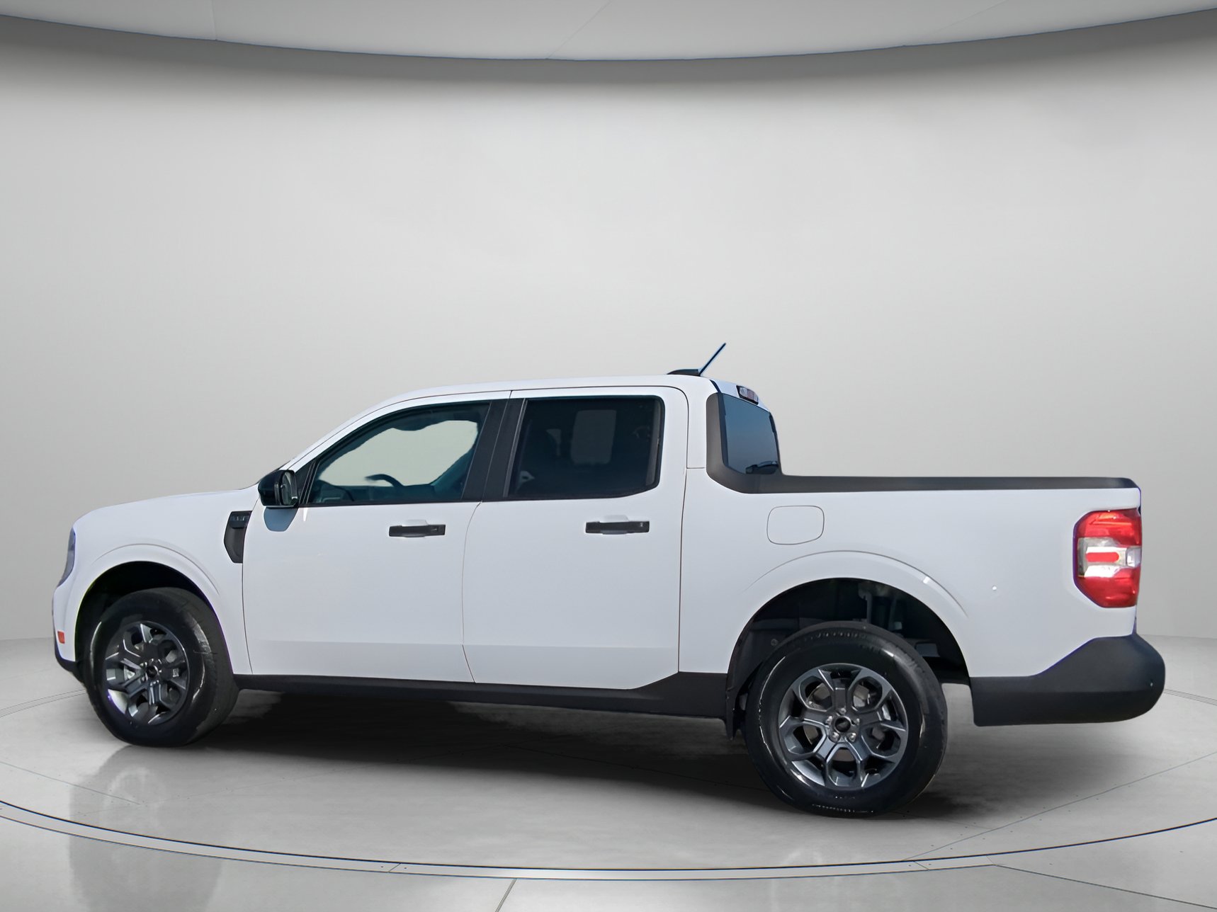 New 2026 Ford Maverick XLT w/ XLT Luxury Package FWD image 14
