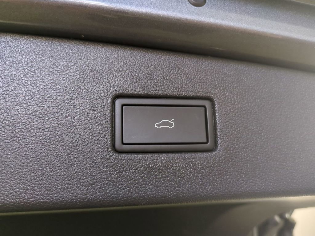 Used 2024 Volkswagen Tiguan SE R-Line image 15