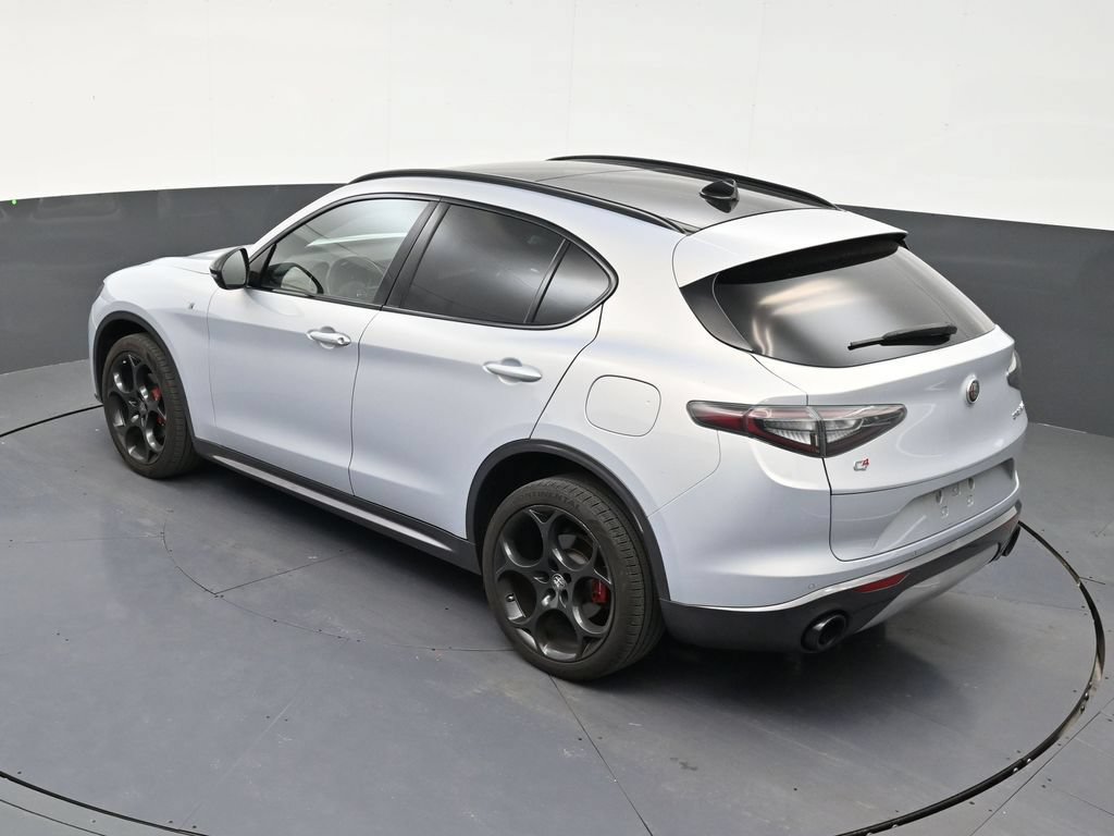 Used 2024 Alfa Romeo Stelvio Ti w/ Performance Driving Package AWD/4WD image 14