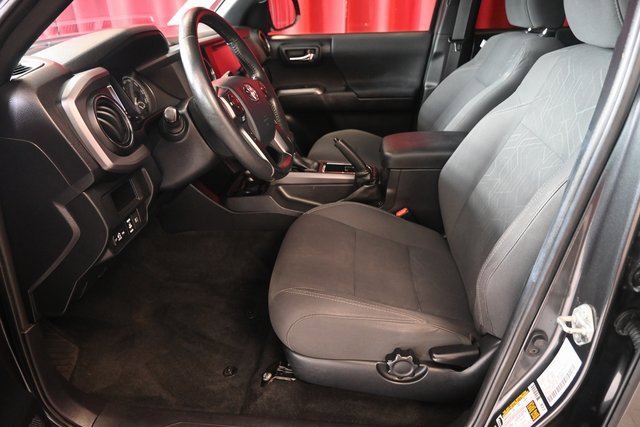 Used 2018 Toyota Tacoma TRD Off-Road image 5