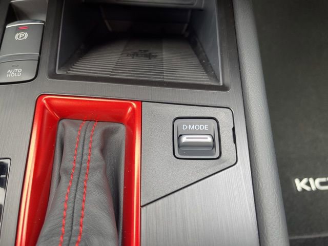 New 2025 Nissan Kicks SR image 26