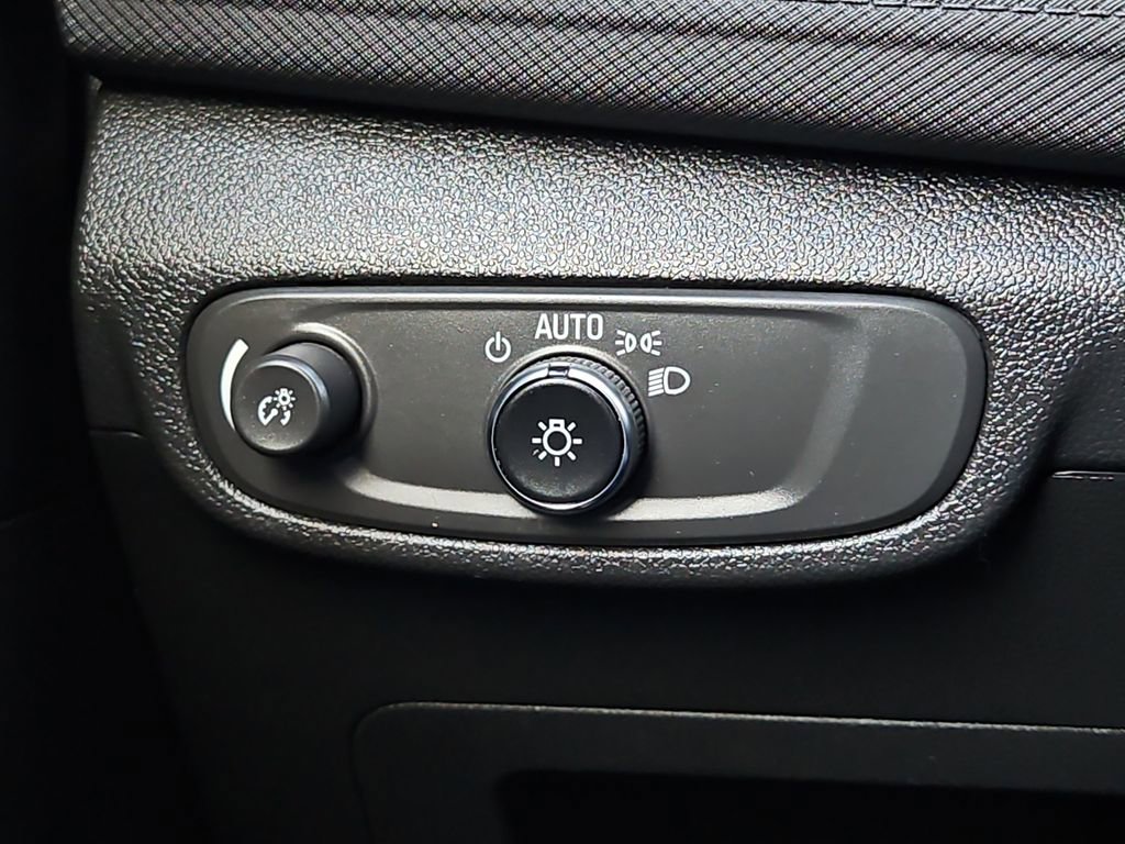 Used 2024 Chevrolet TrailBlazer LT w/ LT Cold Weather Package image 16