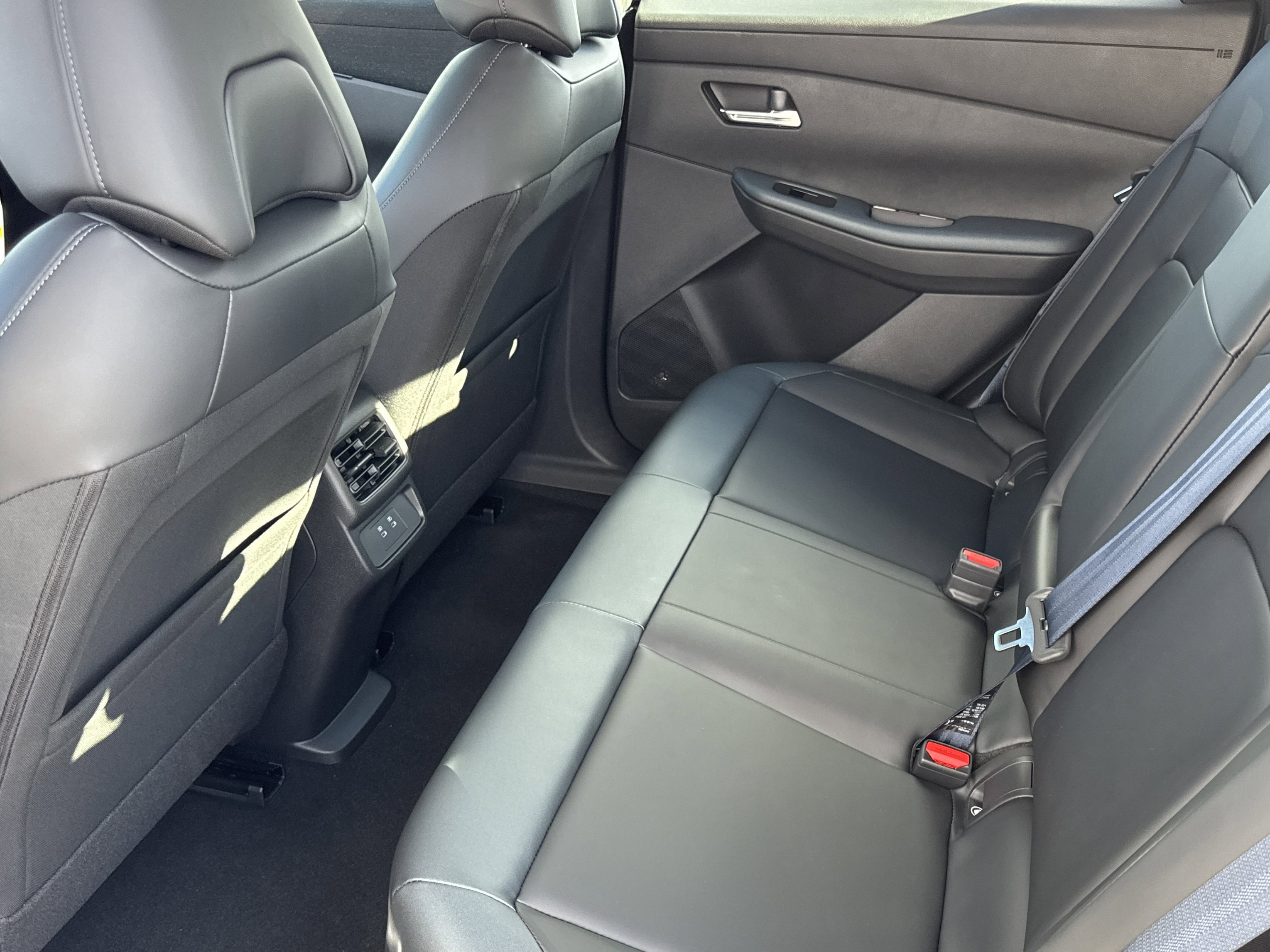 New 2026 Nissan Leaf SV+ FWD image 12