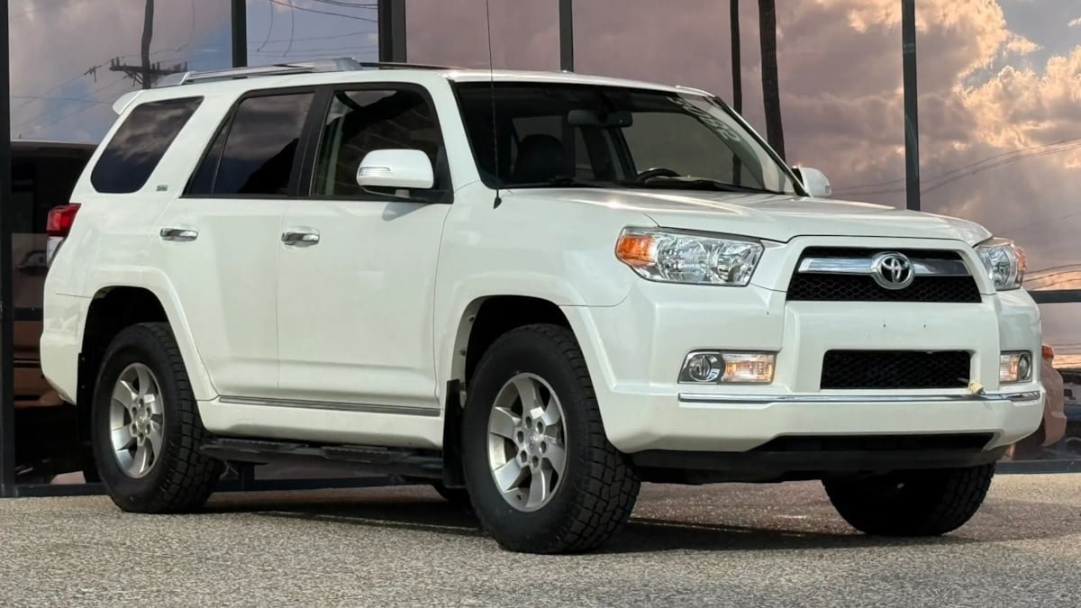 Used 2012 Toyota 4Runner SR5 w/ Premium Pkg AWD/4WD image 17