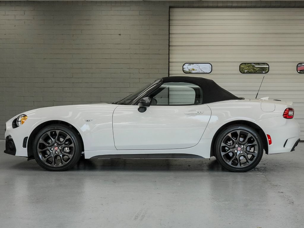 Used 2019 FIAT 124 Spider Abarth w/ Convenience Group RWD image 4