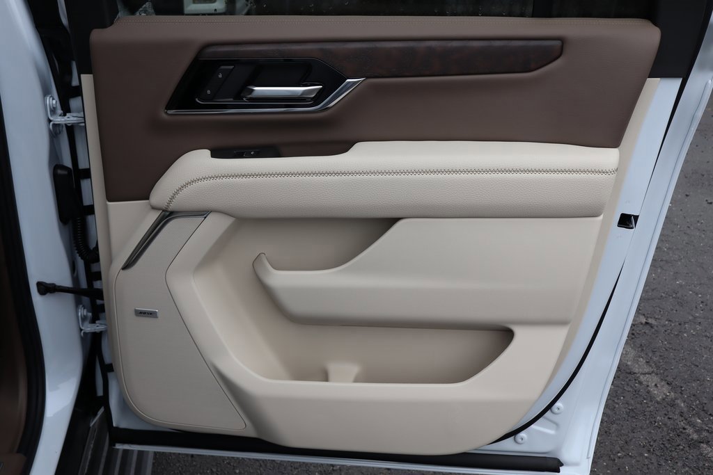 New 2026 GMC Yukon XL Denali w/ Denali Reserve Package image 25