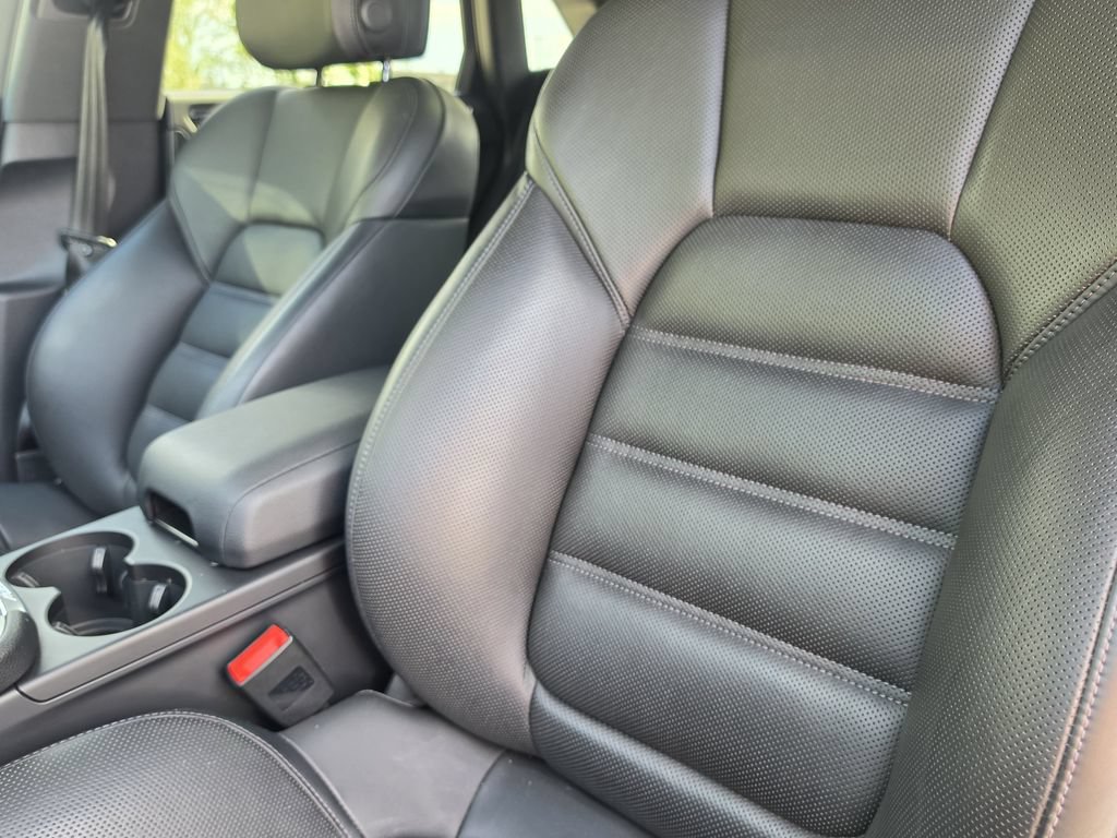 Used 2026 Porsche Macan AWD/4WD image 5