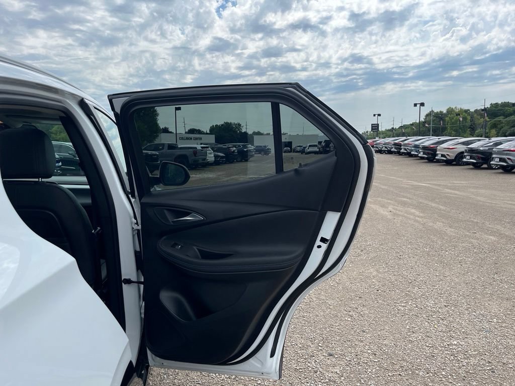 Used 2025 Buick Encore GX Sport Touring w/ Experience Buick Package AWD/4WD image 29