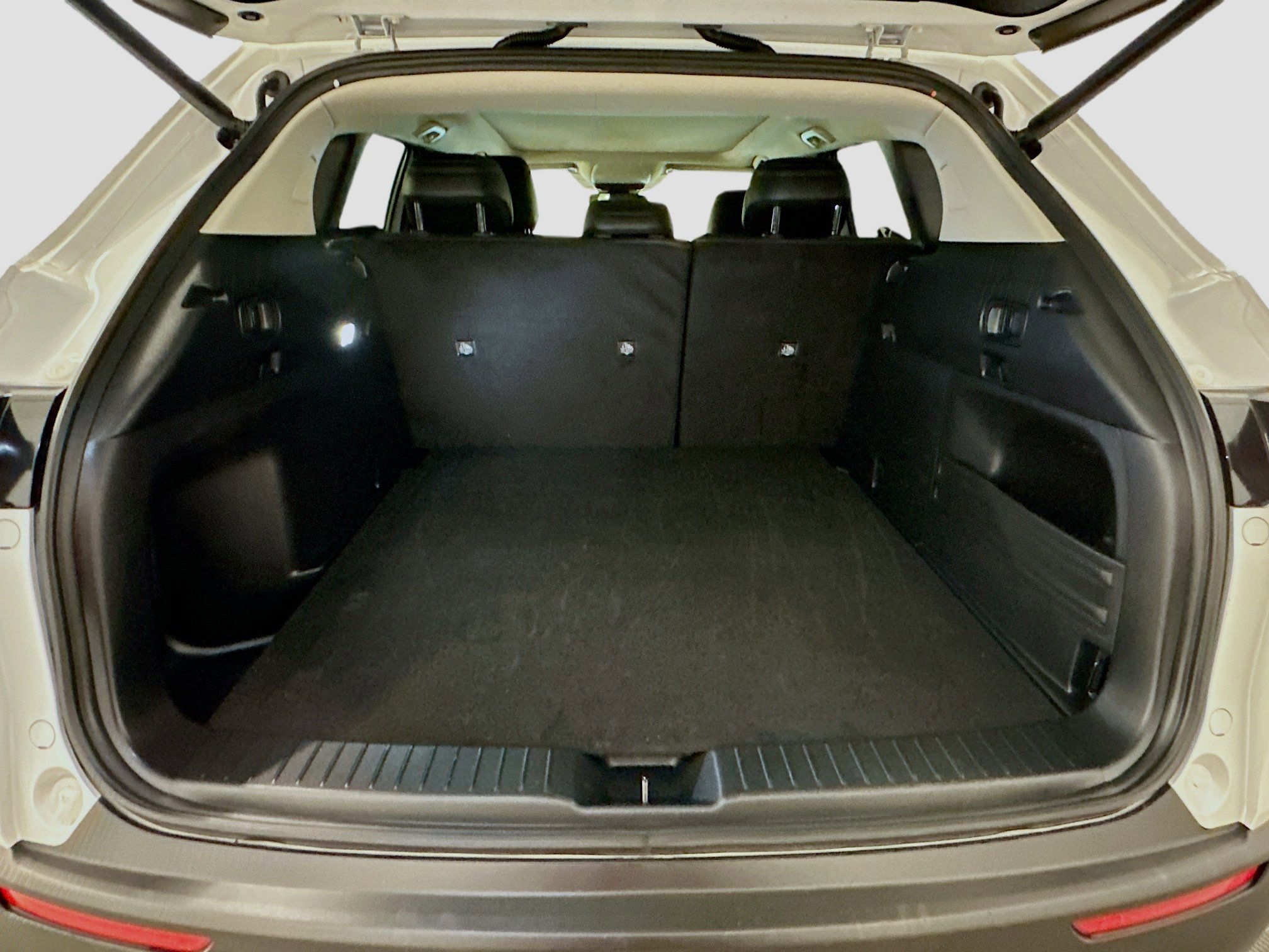 Used 2025 MAZDA CX-50 AWD 2.5 Hybrid w/ Premium Pkg image 31