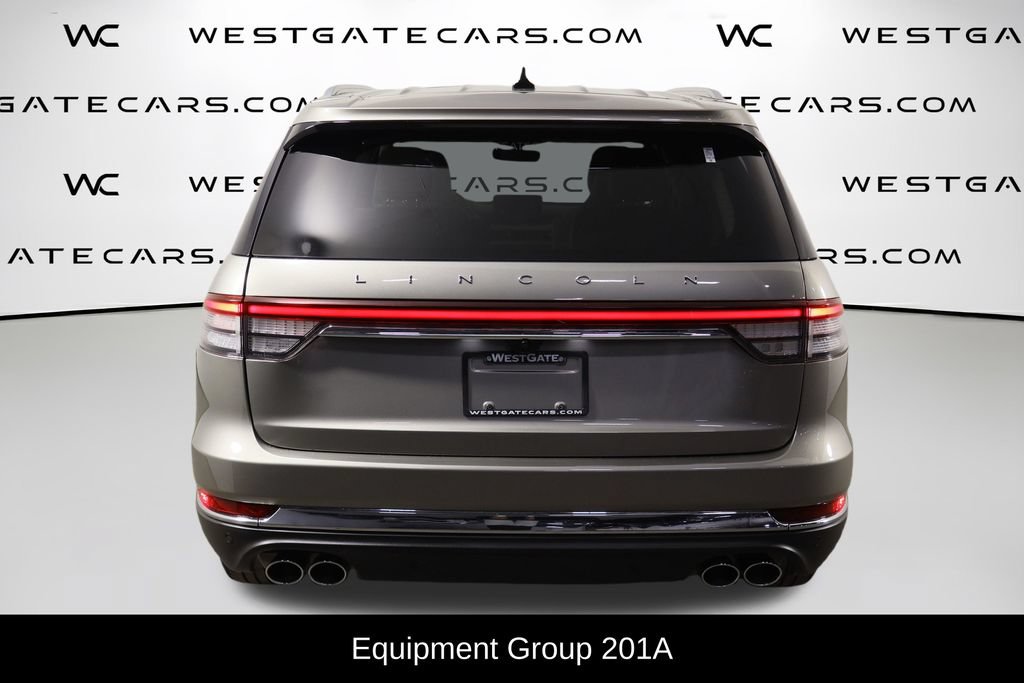 Used 2023 Lincoln Aviator Reserve w/ Equipment Group 201A AWD/4WD image 4