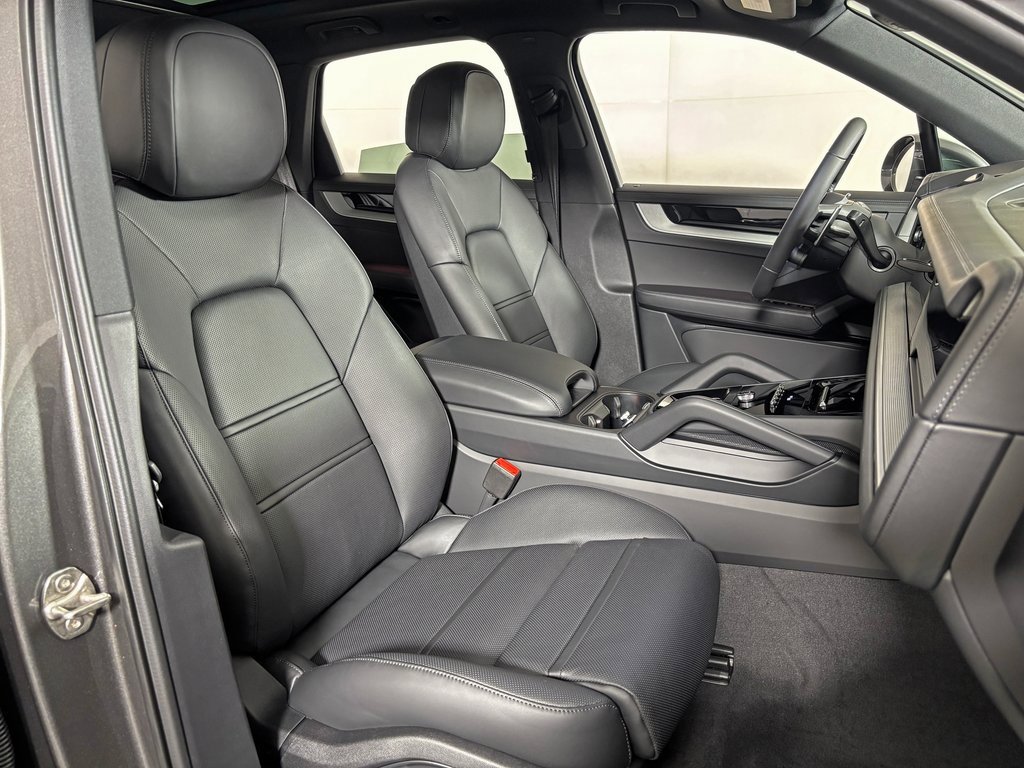 New 2026 Porsche Cayenne image 39