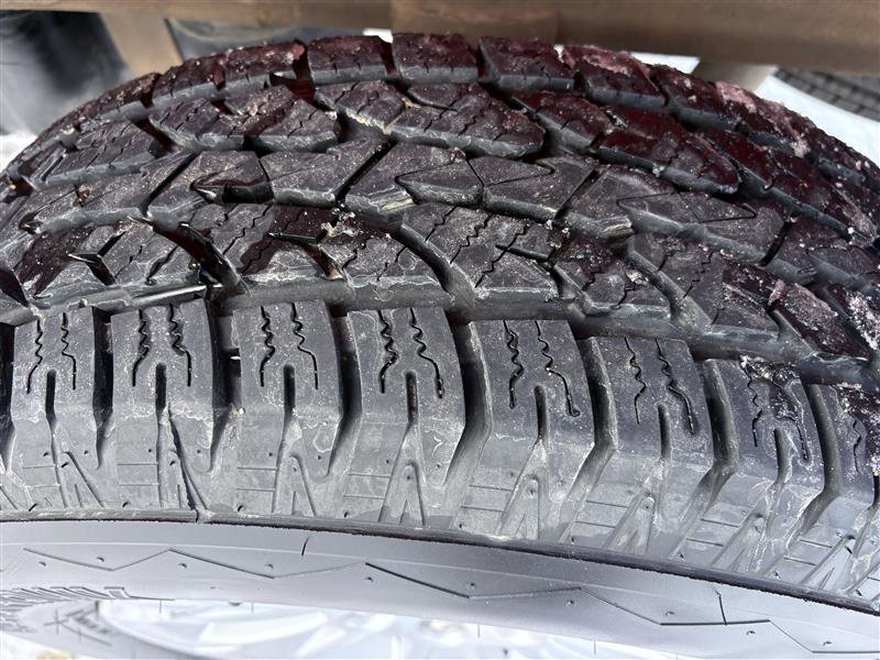 Used 2025 Chevrolet Silverado 1500 LT image 7