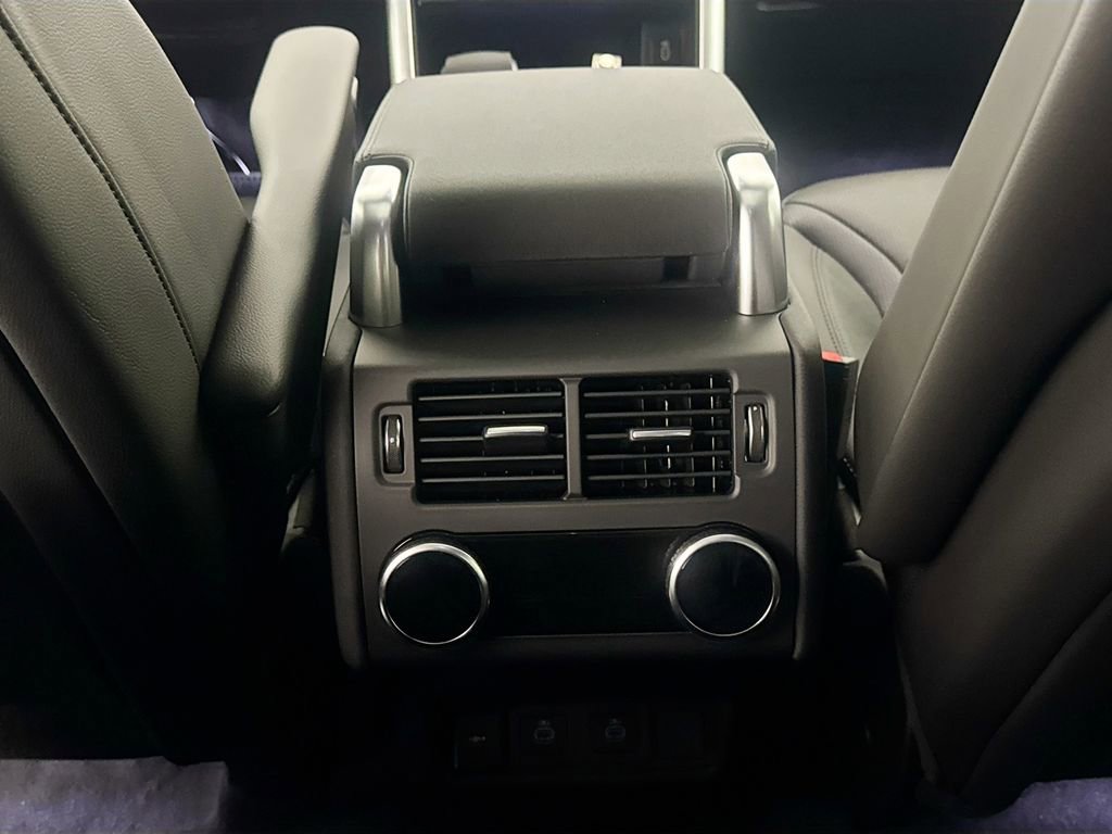 New 2026 Land Rover Discovery S AWD/4WD image 24