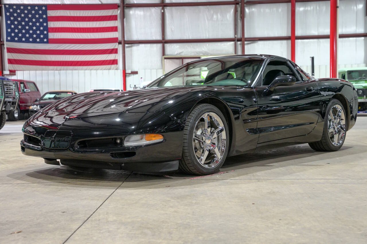 Used 1998 Chevrolet Corvette Coupe w/ Memory Pkg RWD image 1
