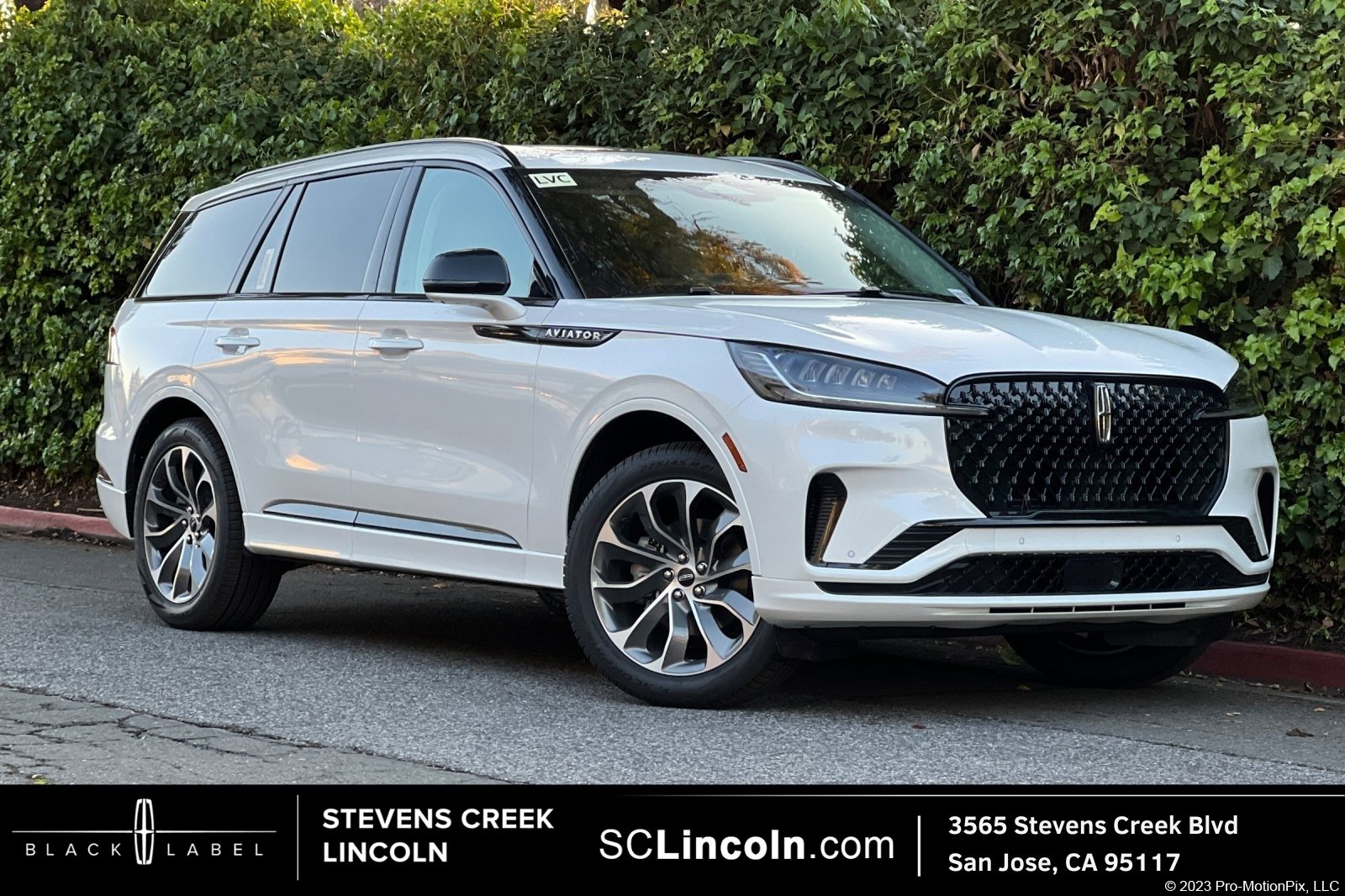 New 2025 Lincoln Aviator AWD w/ Jet Appearance Package