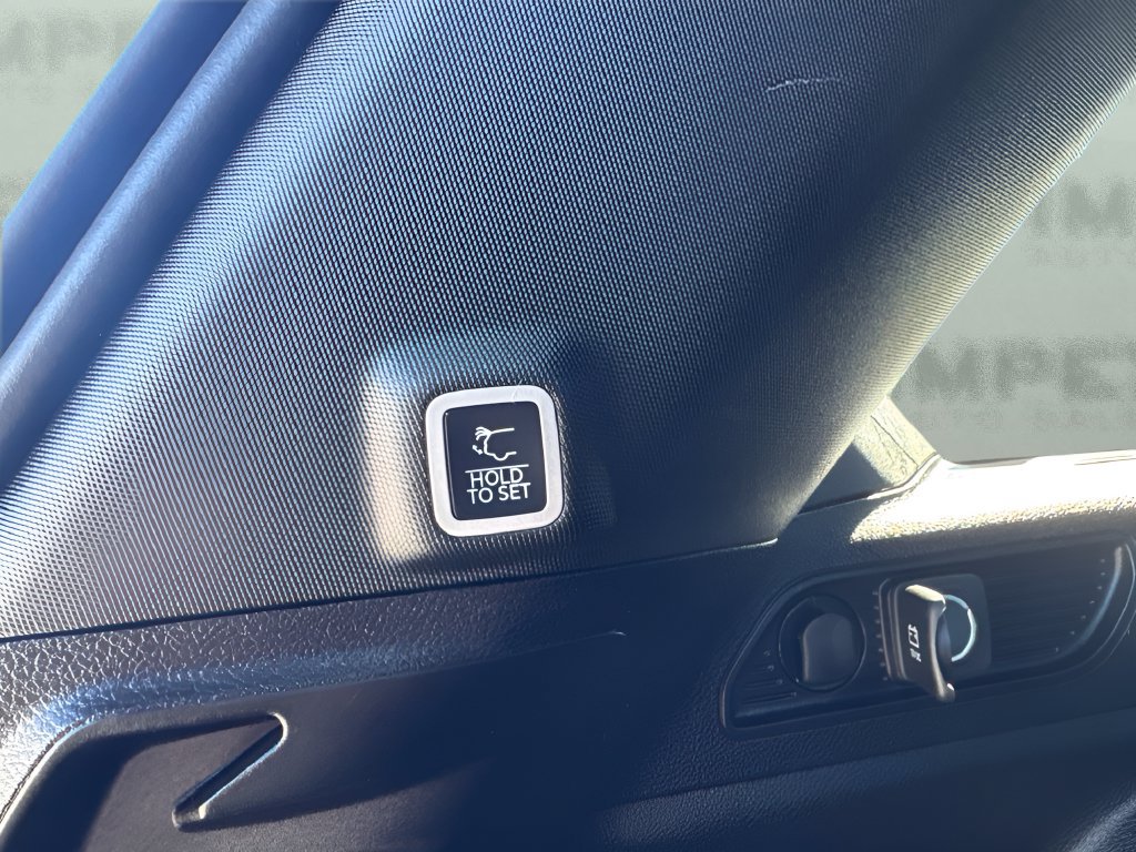 Used 2025 Jeep Grand Cherokee Altitude RWD image 29