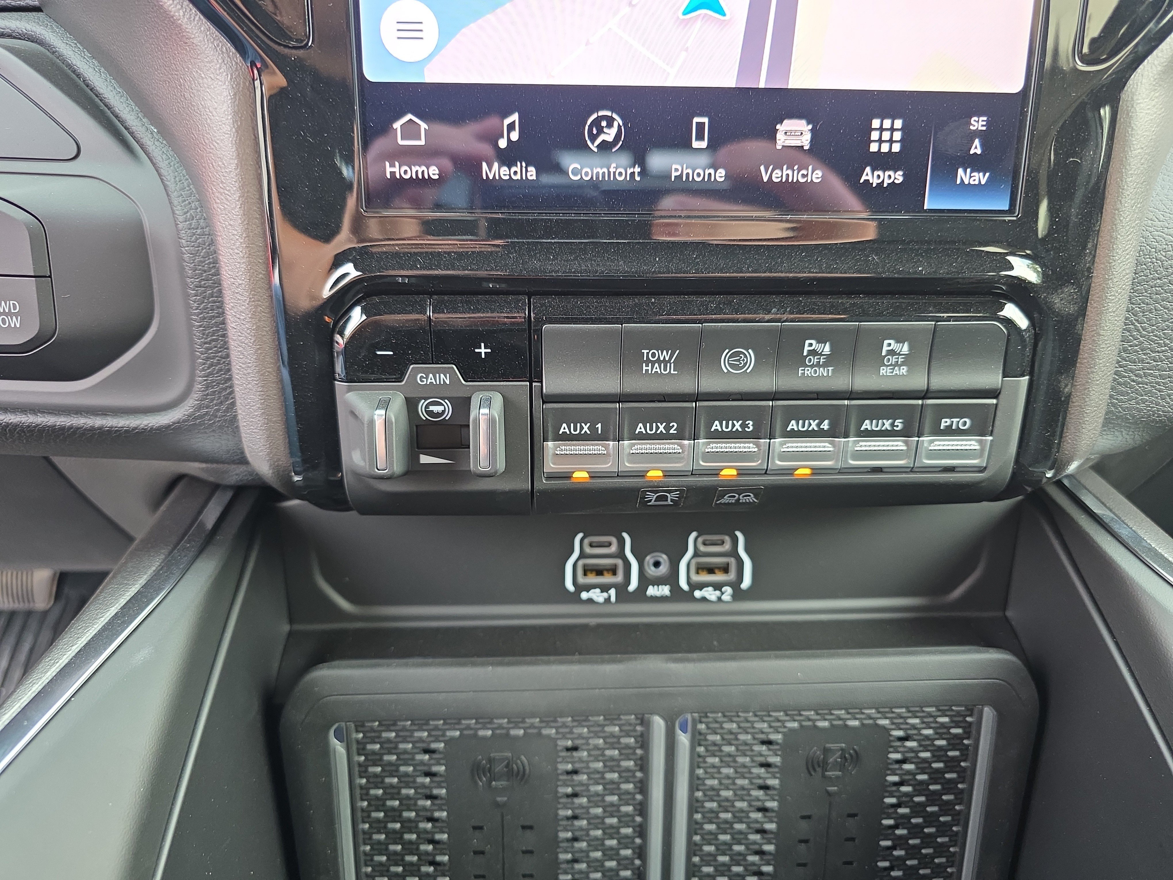 New 2026 RAM 5500 4x4 Crew Cab w/ Laramie Trim Package image 12
