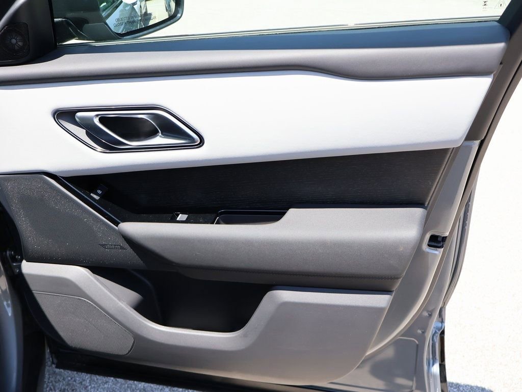 New 2026 Land Rover Range Rover Velar Dynamic SE image 13