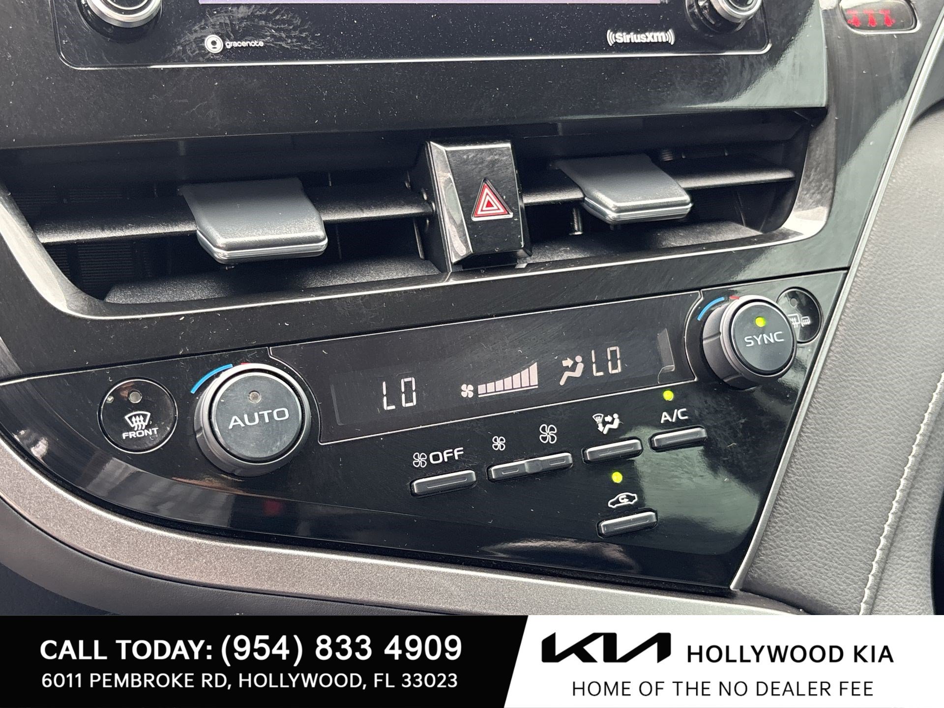 Used 2023 Toyota Camry SE FWD image 16
