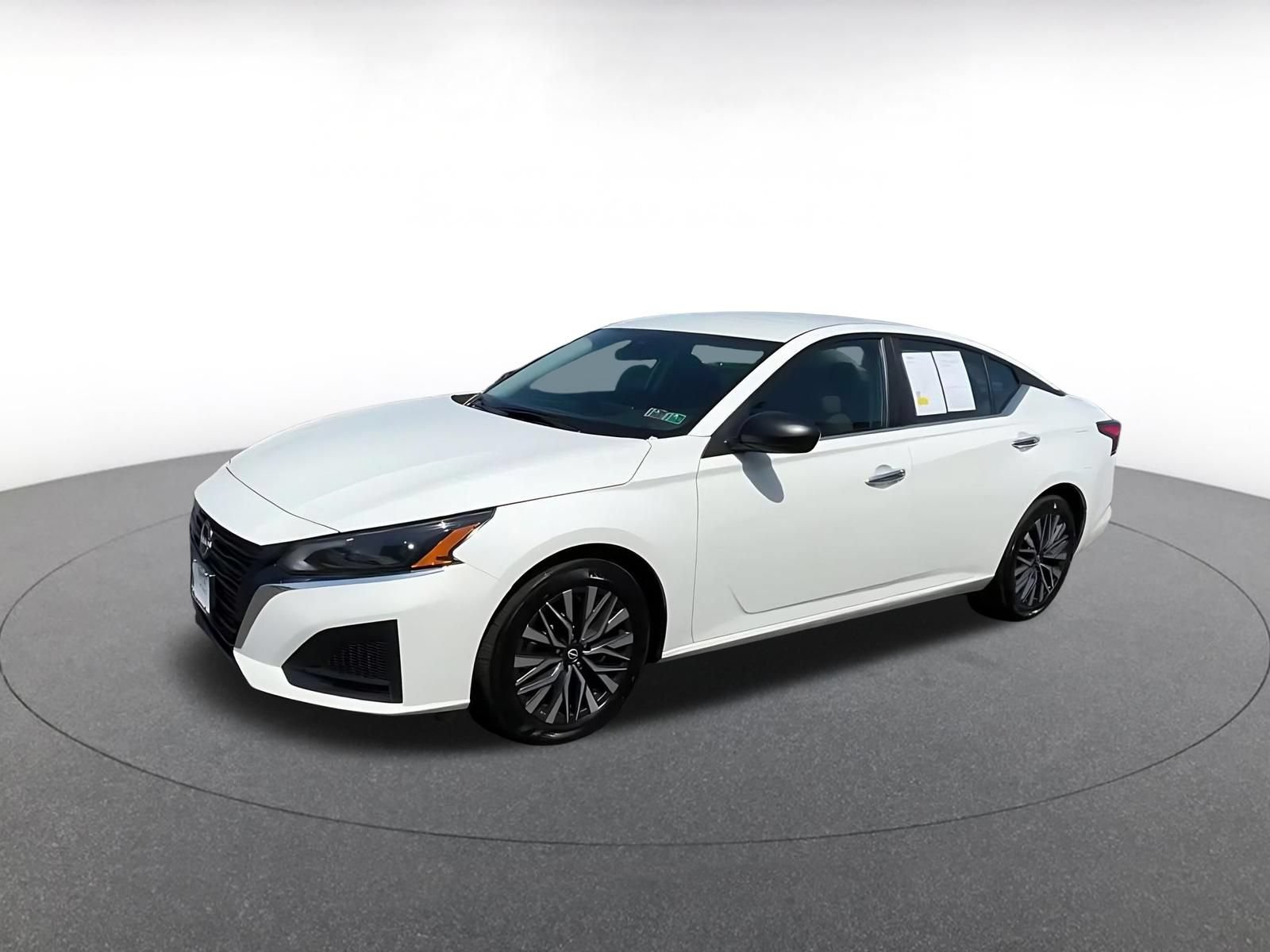 Used 2025 Nissan Altima 2.5 SV FWD image 7