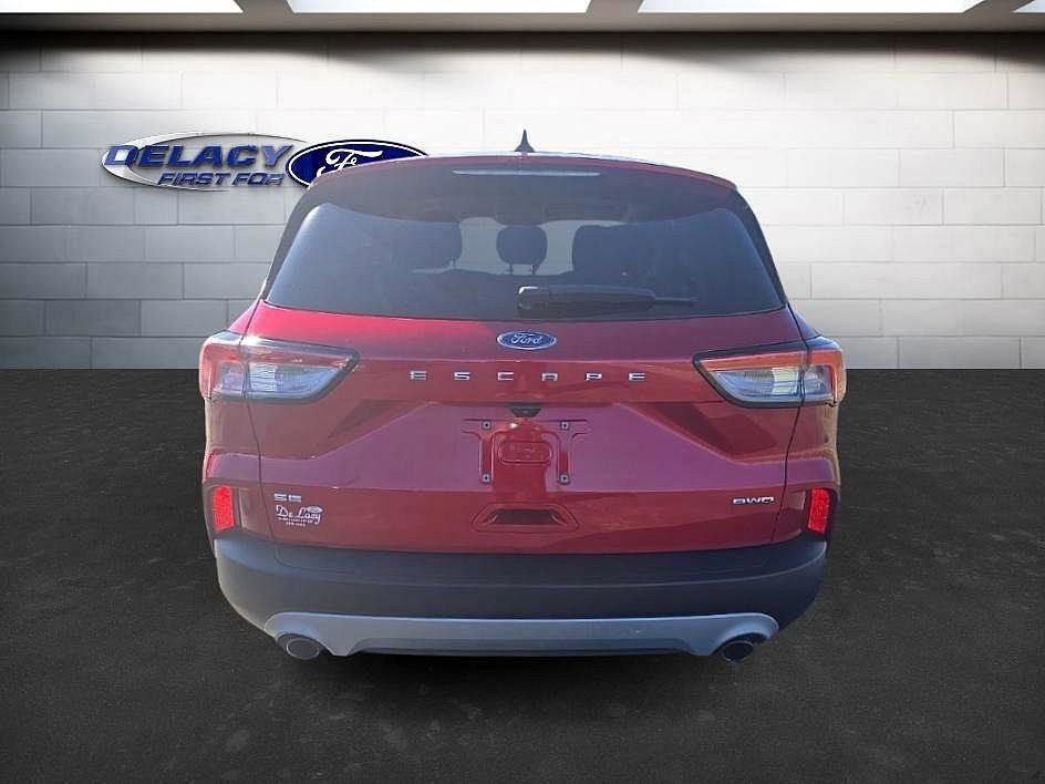 Used 2022 Ford Escape SE w/ Cold Weather Package image 4