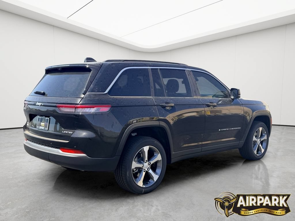 New 2026 Jeep Grand Cherokee Limited w/ Luxury Tech Group II AWD/4WD image 3