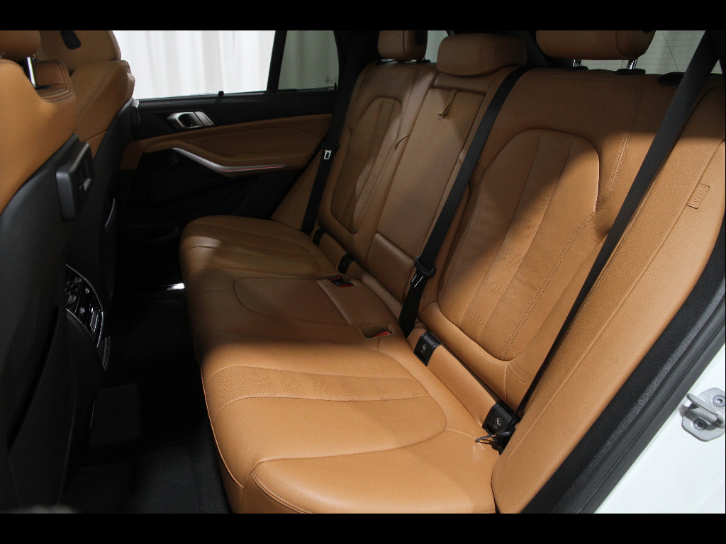 Used 2021 BMW X5 xDrive40i w/ M Sport Package AWD/4WD image 20