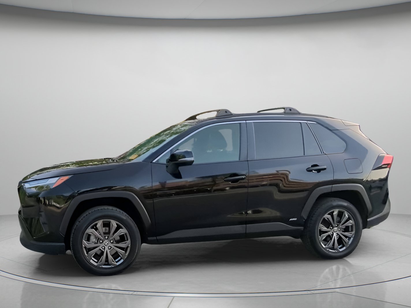 Used 2023 Toyota RAV4 XLE Premium AWD/4WD image 15