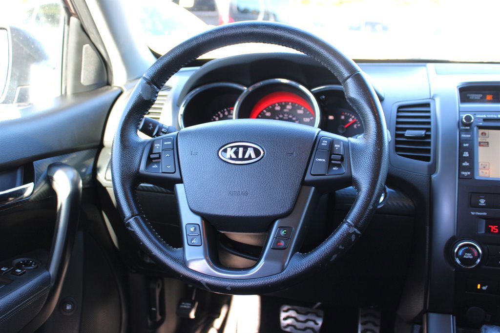 Used 2011 Kia Sorento SX image 13