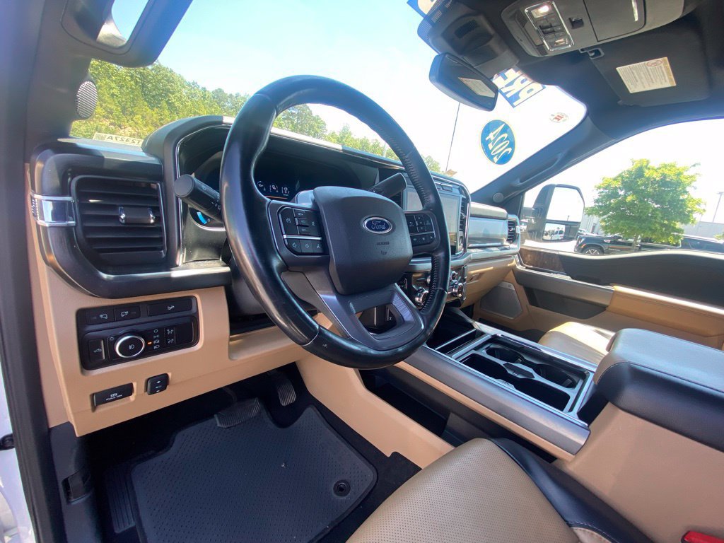 Used 2024 Ford F250 Lariat w/ Black Appearance Package AWD/4WD image 9