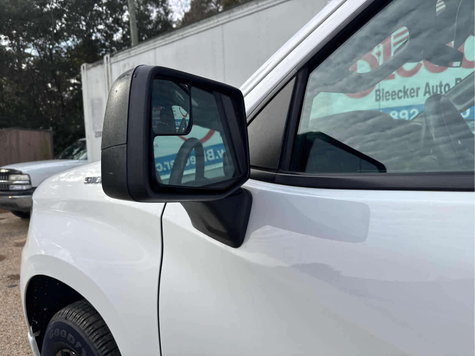 Used 2024 Chevrolet Silverado 1500 Custom image 17