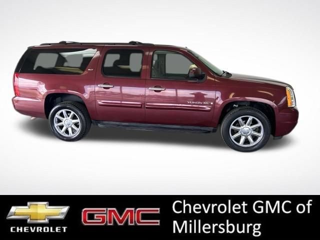 Used 2008 GMC Yukon XL SLT w/ SLT Preferred Equipment Group AWD/4WD image 2
