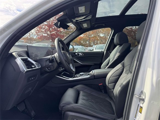 Used 2025 BMW X5 xDrive40i w/ Premium Package image 4