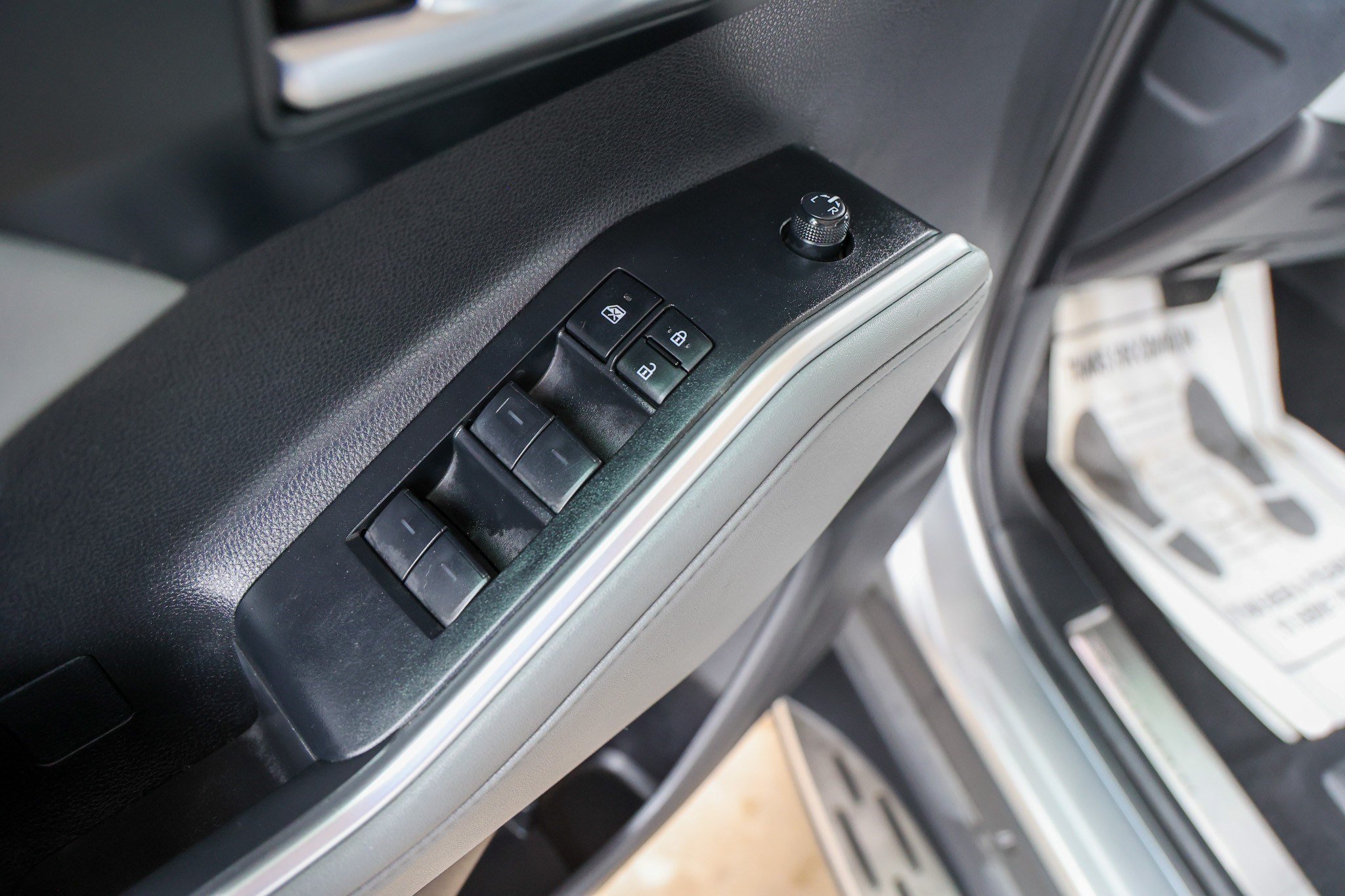 Used 2023 Toyota Highlander XLE FWD image 32