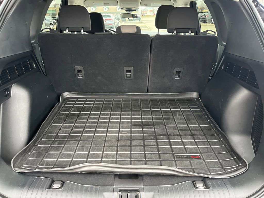 Used 2021 Ford Escape SE w/ SE Sport Appearance Package image 23