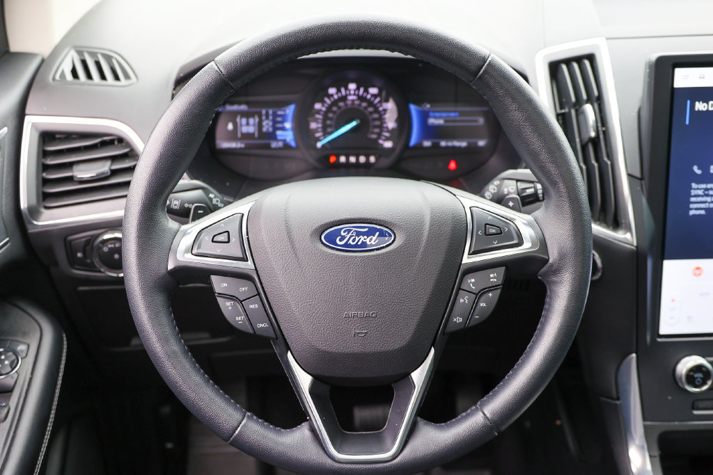 Certified 2023 Ford Edge Titanium w/ Class II Trailer Tow Package AWD/4WD image 9