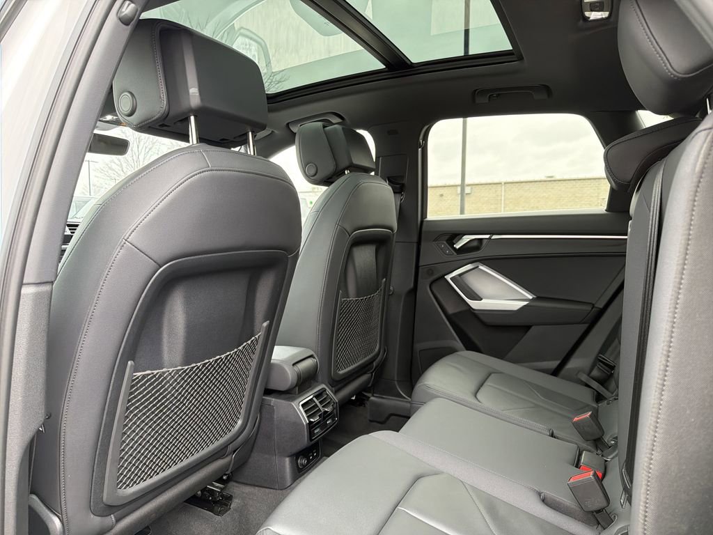 Used 2025 Audi Q3 2.0T Premium image 13