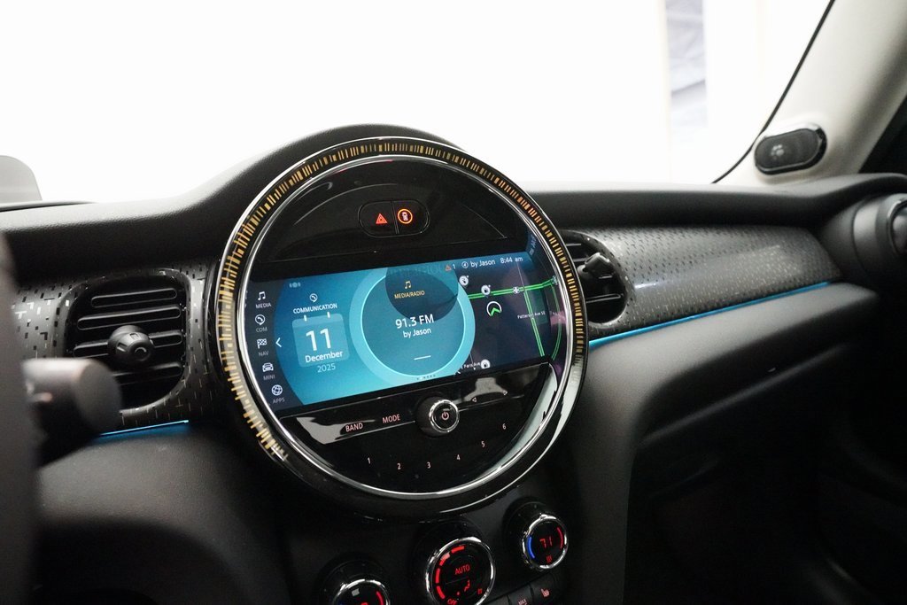 Used 2024 MINI Cooper SE image 6