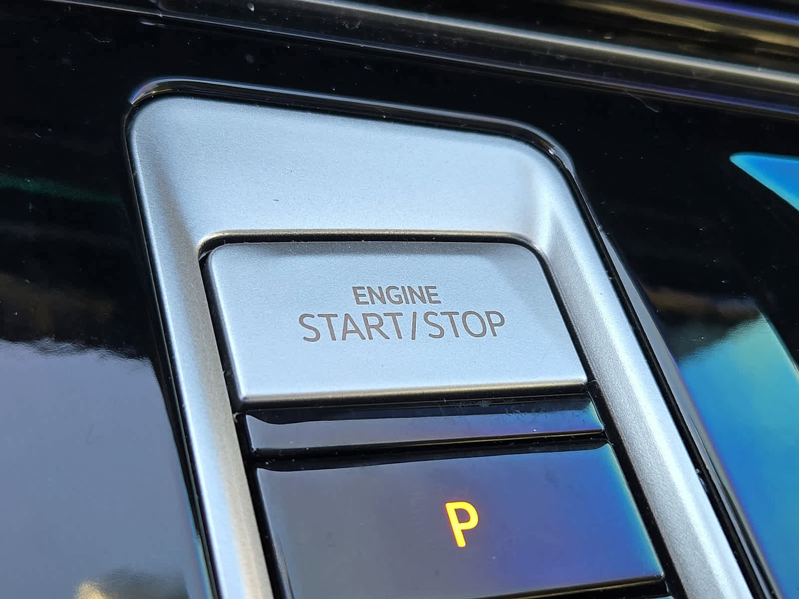 Used 2025 Volkswagen Atlas SEL Premium R-Line image 25