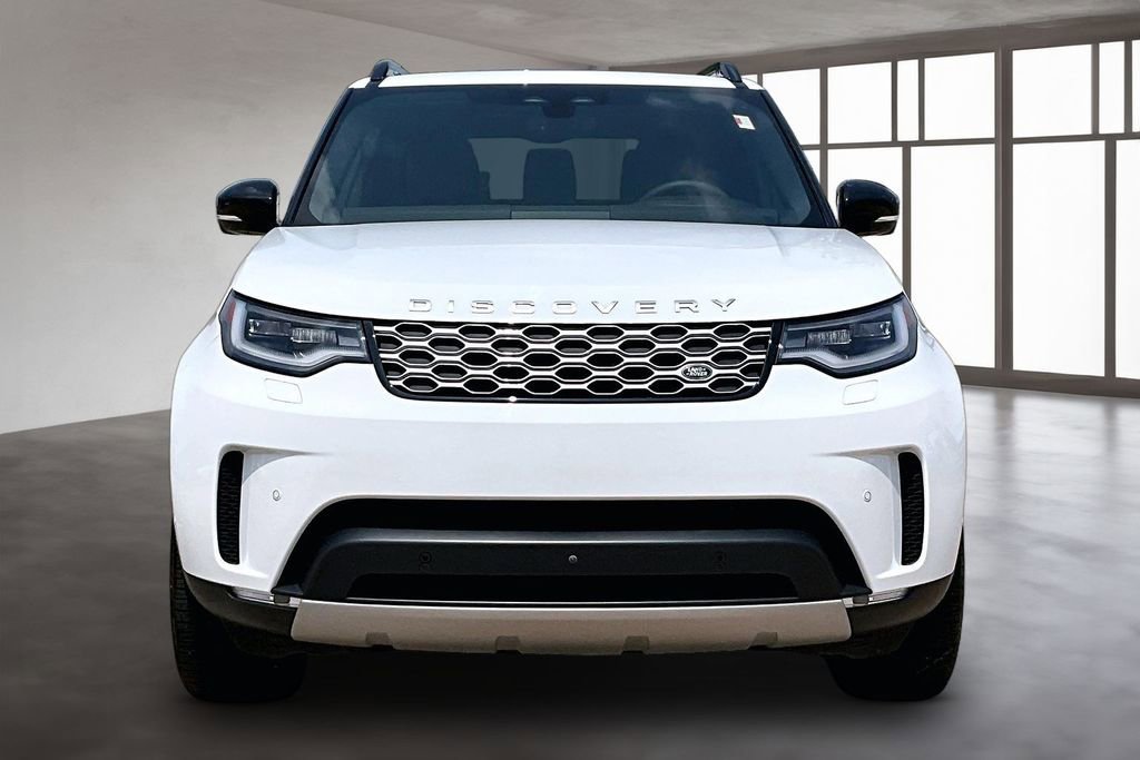 Certified 2025 Land Rover Discovery S AWD/4WD image 3