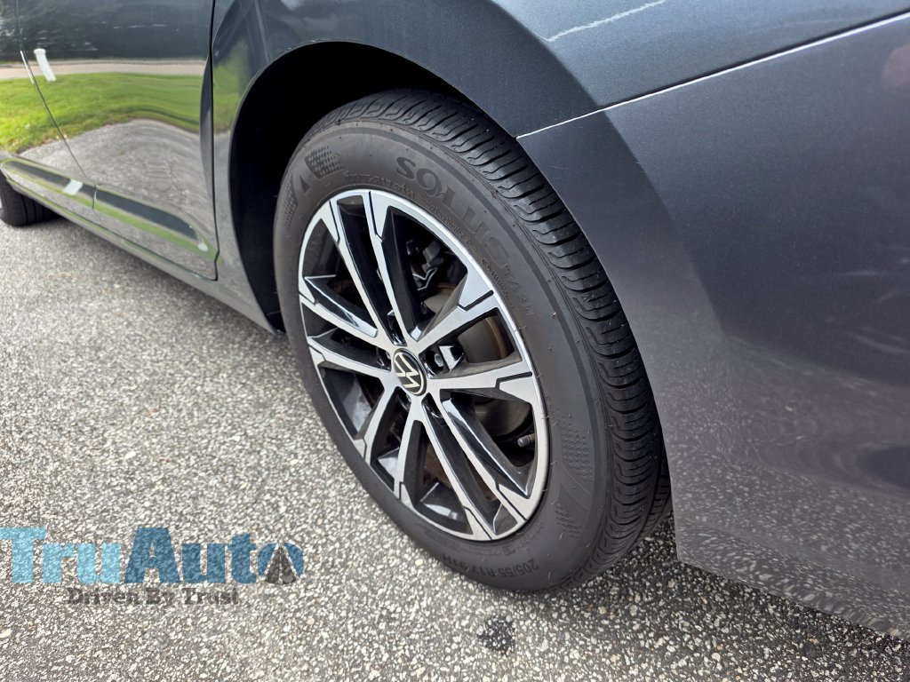 Used 2025 Volkswagen Jetta Sport FWD image 46