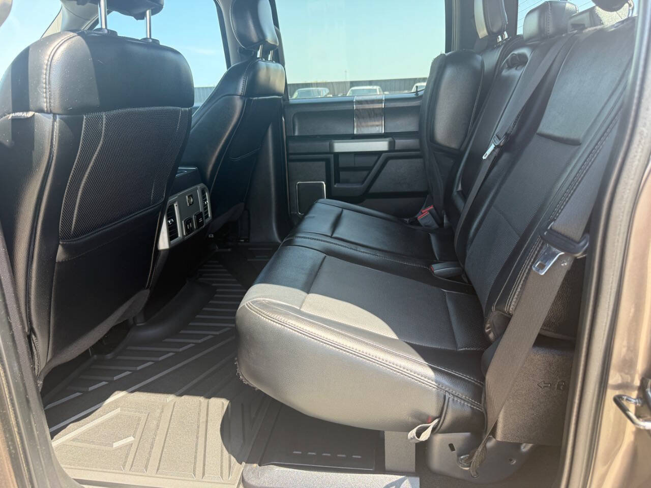 Used 2019 Ford F350 Lariat w/ Lariat Value Package AWD/4WD image 34
