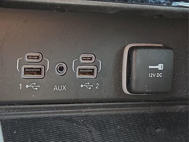 Used 2023 Jeep Grand Cherokee Altitude image 27