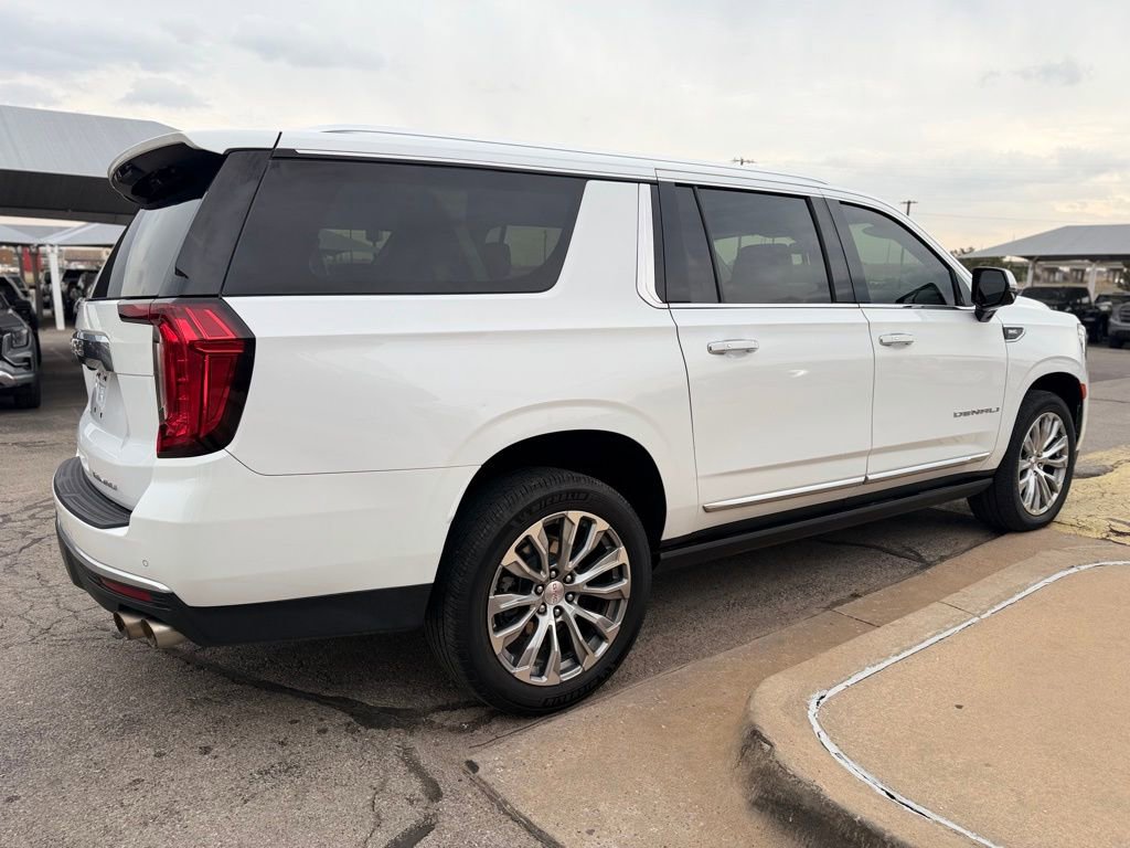 Used 2023 GMC Yukon XL Denali w/ LPO, Floor Liner Package image 4