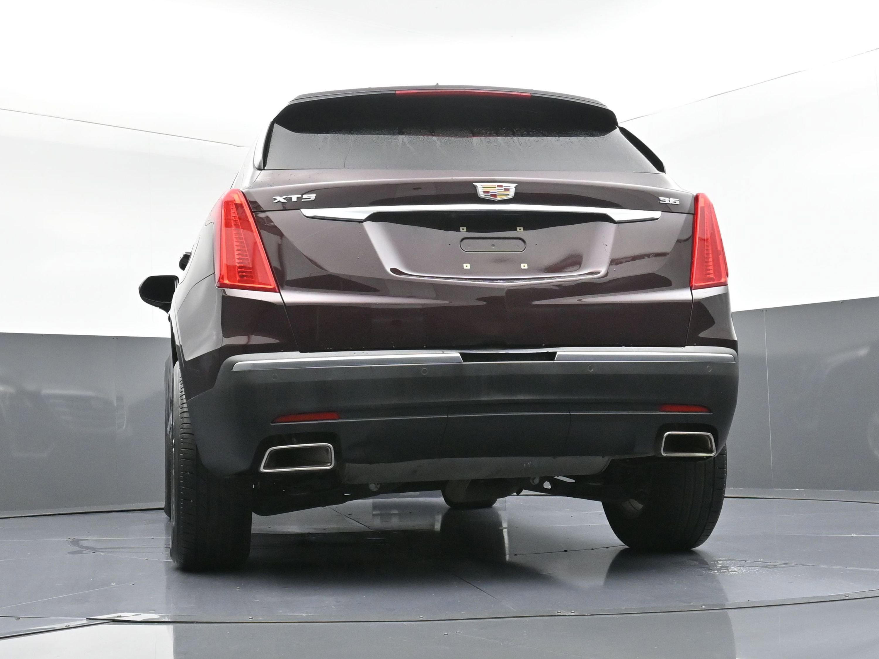 Used 2018 Cadillac XT5 FWD image 26