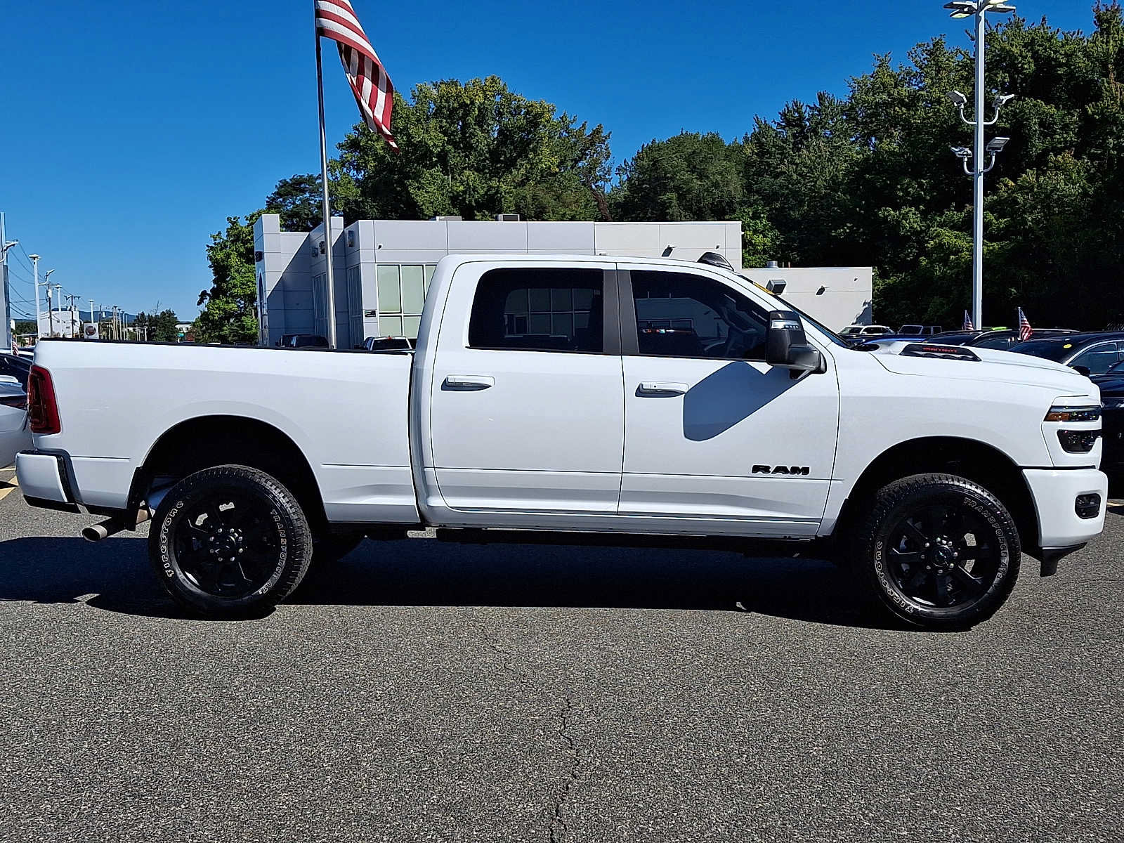 Used 2026 RAM 2500 Laramie AWD/4WD image 7