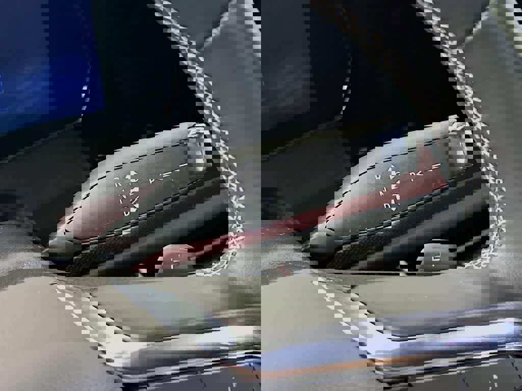 Used 2025 Chevrolet Traverse Z71 image 19