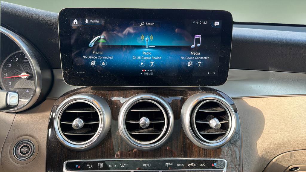 Used 2022 Mercedes-Benz GLC 300 4MATIC image 25